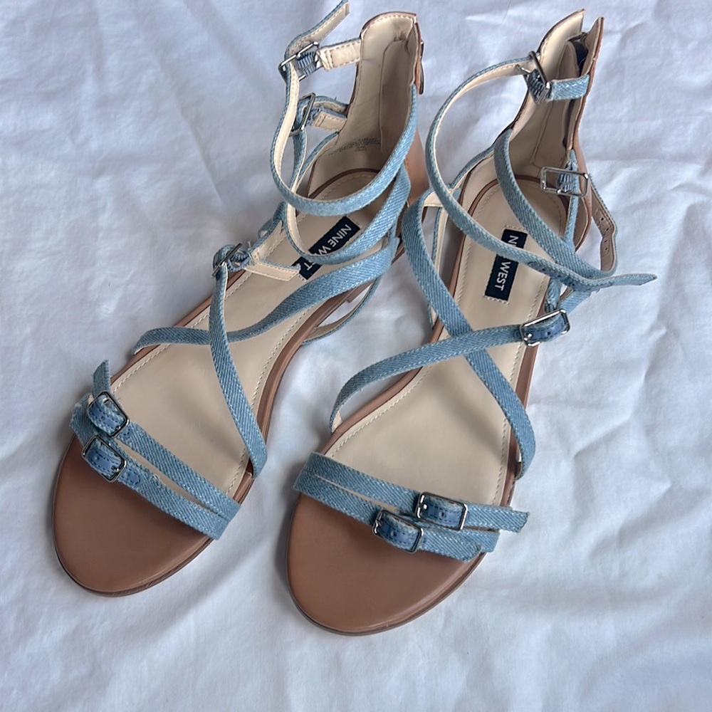 Nine West Lorna Casual Flat strappy Sandals- size 9.5